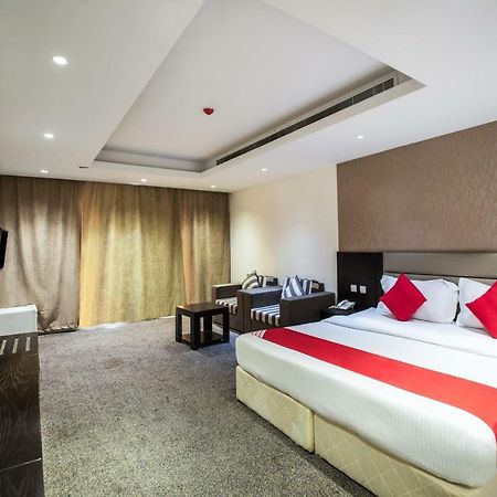 אל חובר Oyo 200 Majestic Homes מראה חיצוני תמונה