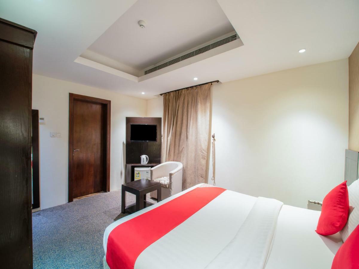 אל חובר Oyo 200 Majestic Homes מראה חיצוני תמונה