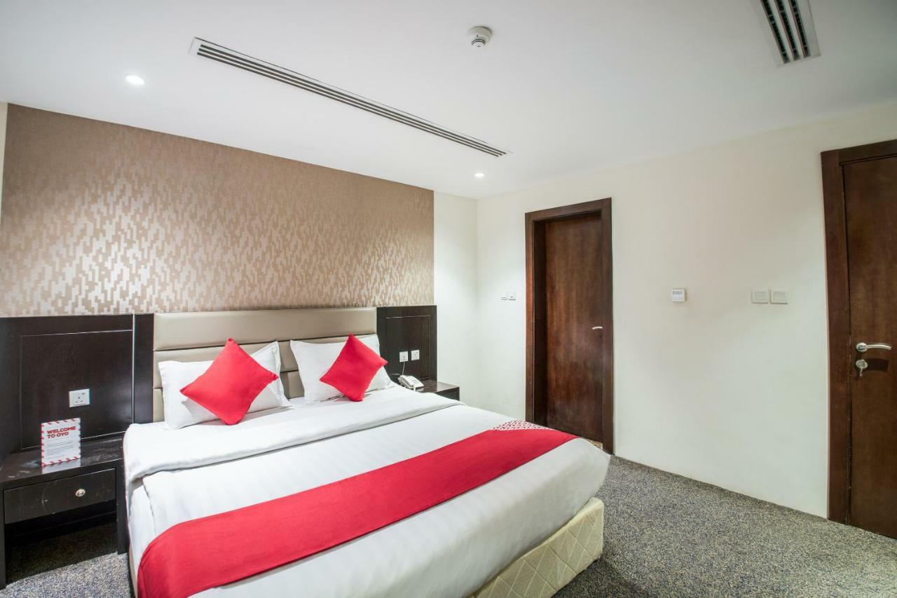 אל חובר Oyo 200 Majestic Homes מראה חיצוני תמונה