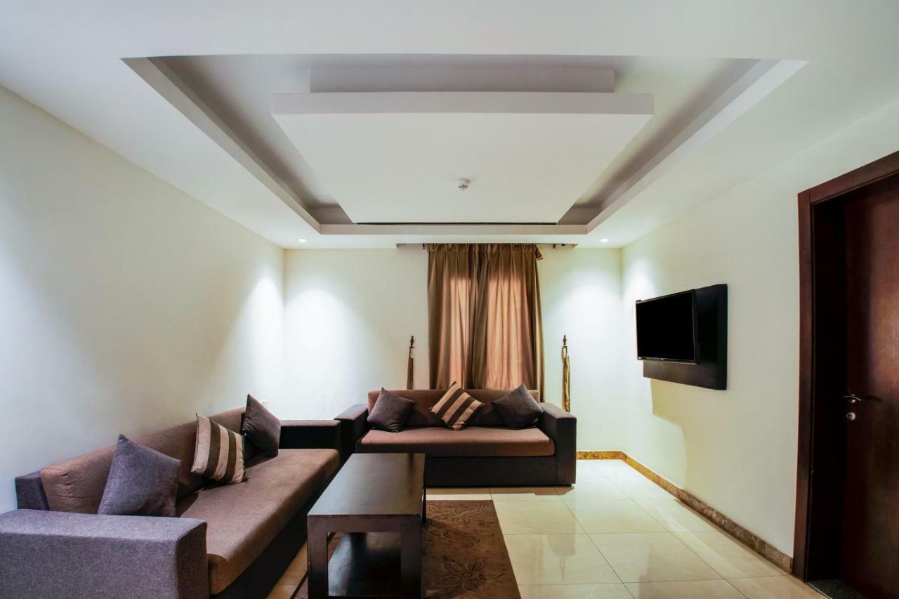 אל חובר Oyo 200 Majestic Homes מראה חיצוני תמונה